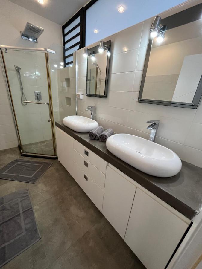 Villa Moderne A Trou-aux-Biches Extérieur photo