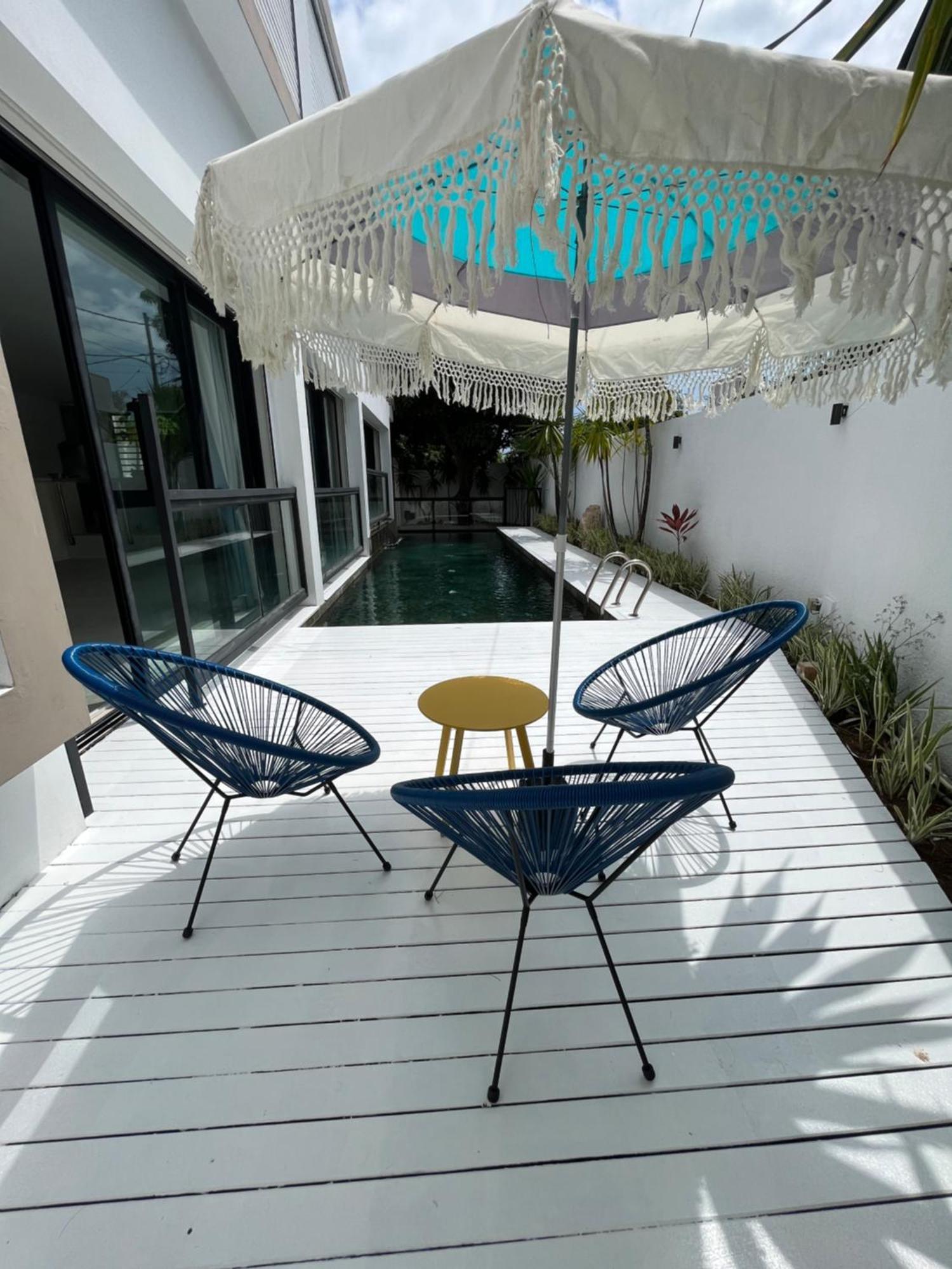Villa Moderne A Trou-aux-Biches Extérieur photo
